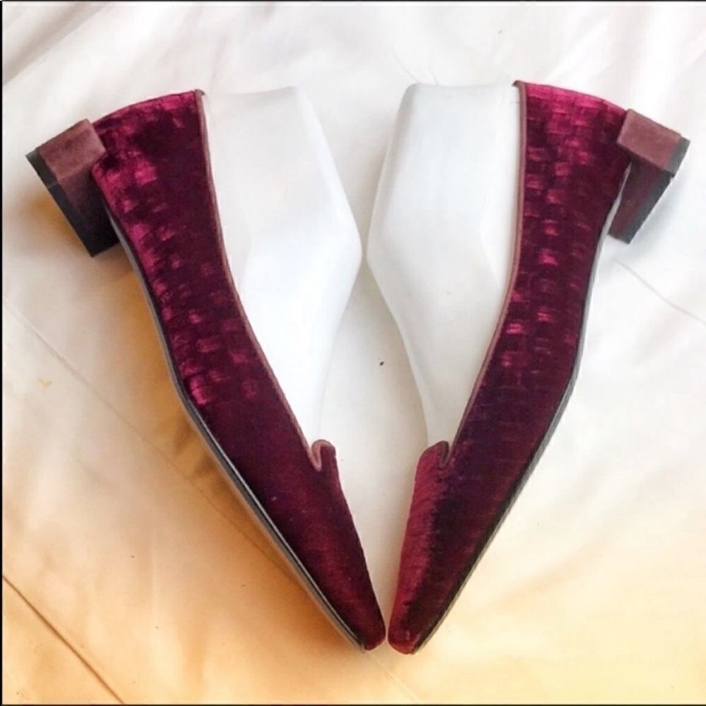 DIANE B. Low heel deep burgundy shoes. NEW